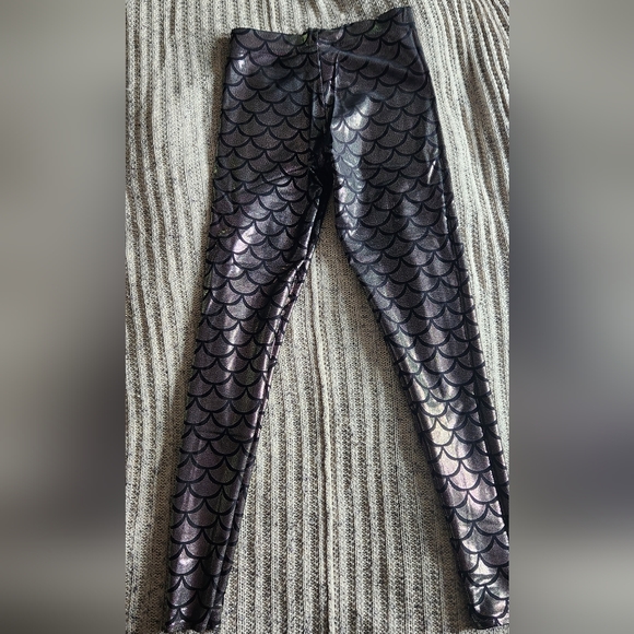 Blackmilk Mermaid Musk Leggings - Picture 5 of 6